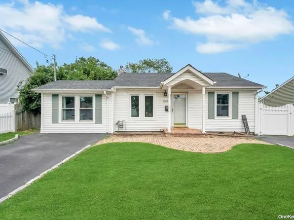 1363 Manatuck Boulevard, Bay Shore, NY 11706