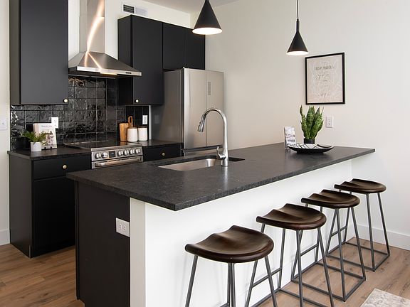 5th image of 307-311 W Pike St #202