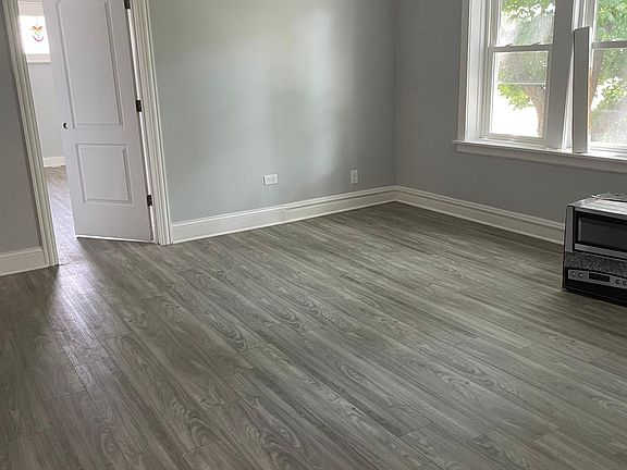 4th image of 1943 Scoville Ave #1R