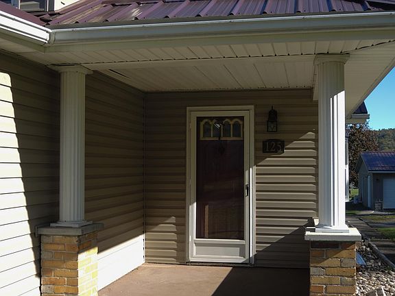 3rd image of 125 Seifert St