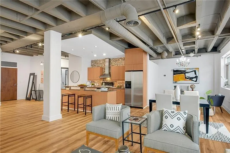 1 bed, 1.0 bath, 1175 sqft, $2,200 — Photo 3