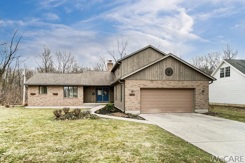 1042 Graham Pl photo 1