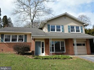 1825 Edenwald Ln, Lancaster, PA 17601