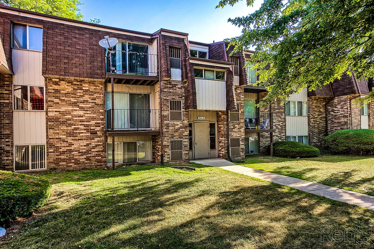 Building Photo - The Glens Apartments