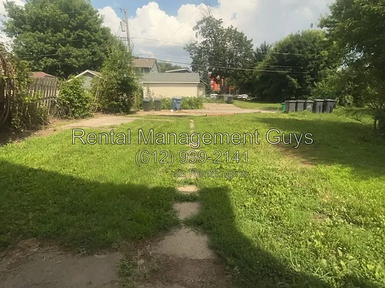 1914 Russell Ave N — Photo 14