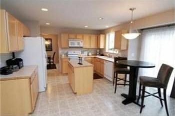 5th image of 608 Cottage Ln