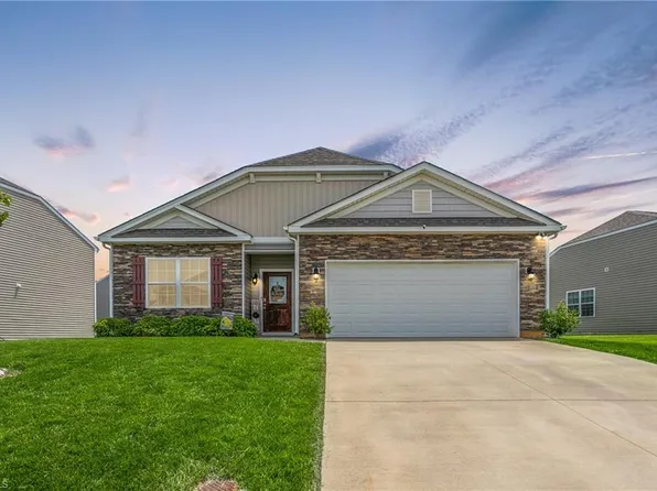 519 Winners Choice Dr, Whitsett, NC 27377