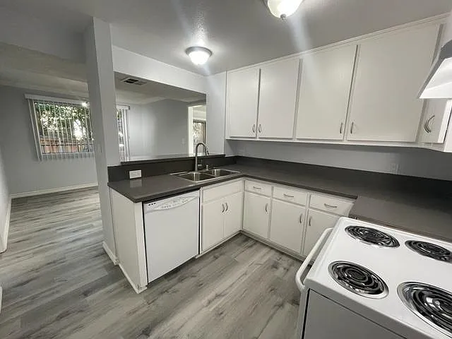 1750 Gillette Cres #103 — Photo 15