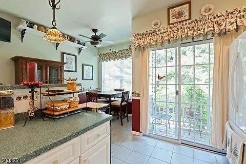 18 Kentworth Ct #18 — Photo 7