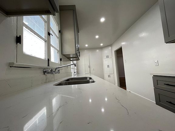 2nd image of 4671 Eagle Rock Blvd