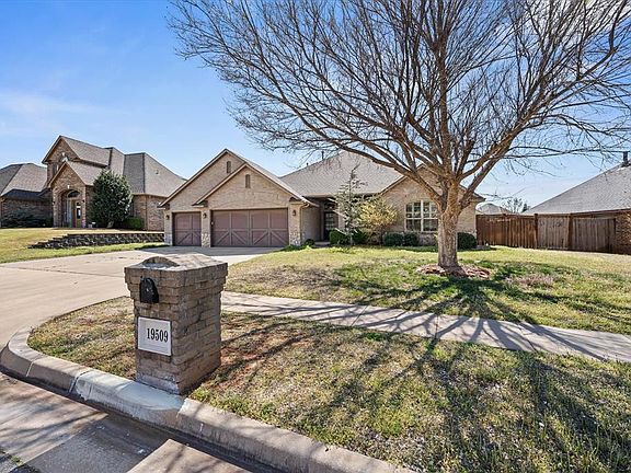 2nd image of 19509 Crest Ridge Dr