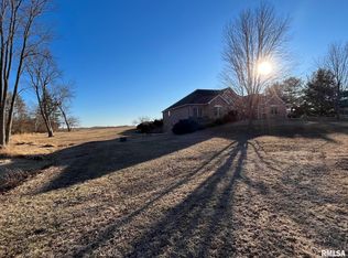 3050 Green Valley Rd, Springfield, IL 62707