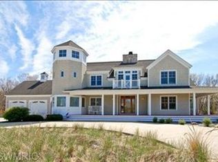 52210 Main Dr, New Buffalo, MI 49117