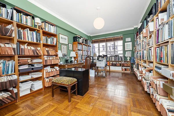 Sold by Societe Real Estate | media 42