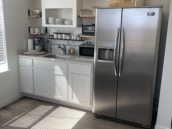 3rd image of 14849 Dahlia St #1