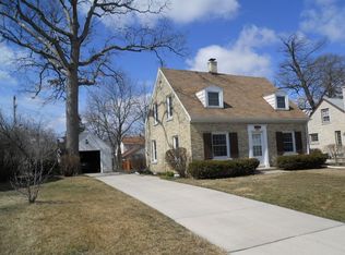 2739 S 110th St, West Allis, WI 53227