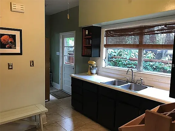 909 E Shadowlawn Ave — Photo 6