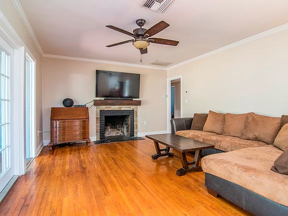 4th image of 3803 W Empedrado St