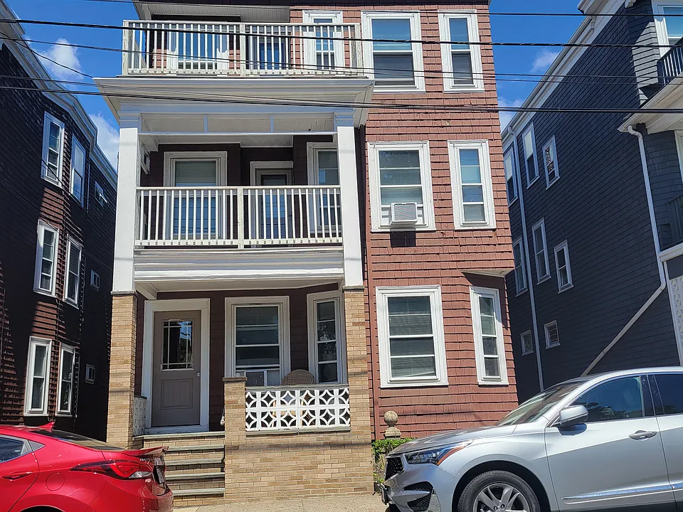 66 Barnes Ave #3