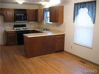 3rd image of 4102 Wenzel Ln
