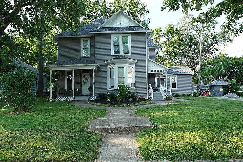 1st image of 220 W 4th St #A
