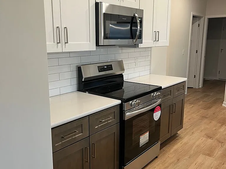 12354 Edgewater Dr — Photo 23