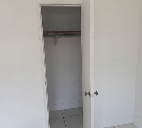 5th image of 441 SW 10th St #4