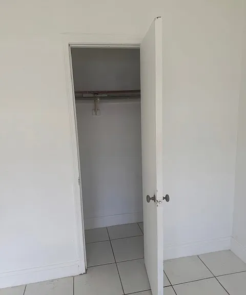 441 SW 10th St #4 — Photo 5