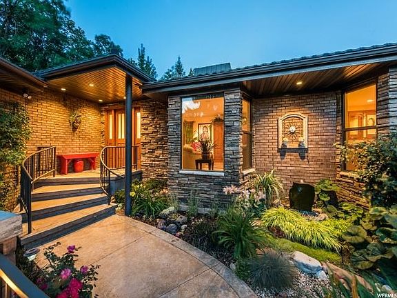 3rd image of 3750 E Gilroy Cir