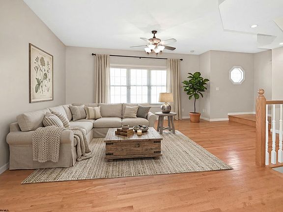 5th image of 124 Claremont Ct