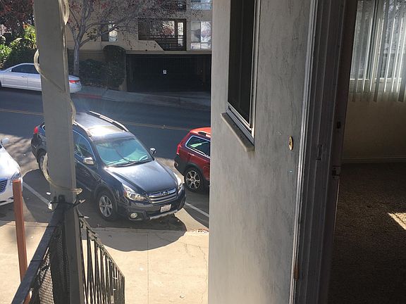 4th image of 126 W Grape St #126