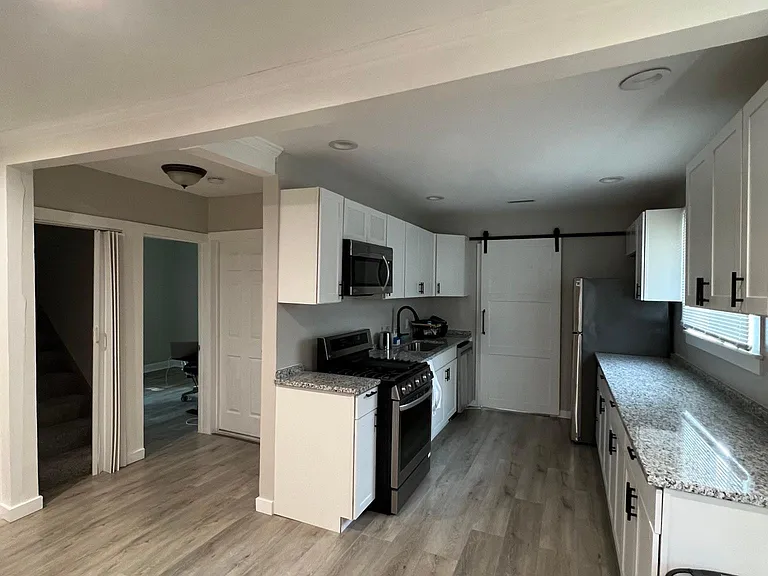 5694 Robindale Ave — Photo 5