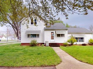 204 S Hamburg St, Holstein, IA 51025