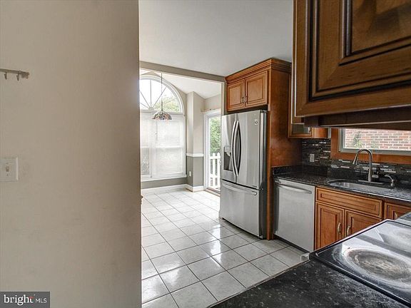 4th image of 14233 Greenview Dr