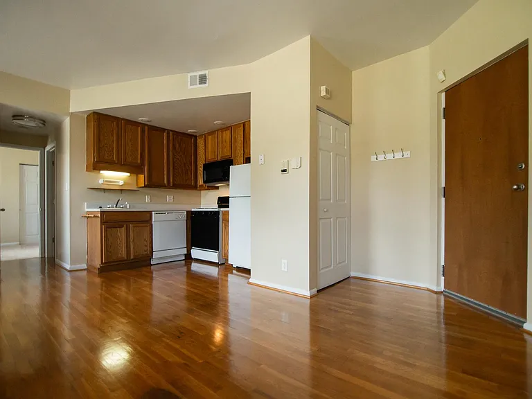 Madison Apartments — Photo 12