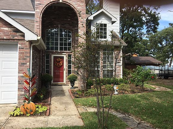 4th image of 1042 Crestline