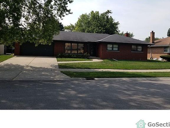 2nd image of 1011 E 167th Pl