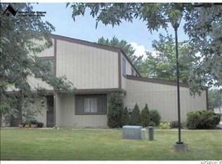 11995 Harbour Light Dr #1995, North Royalton, OH 44133