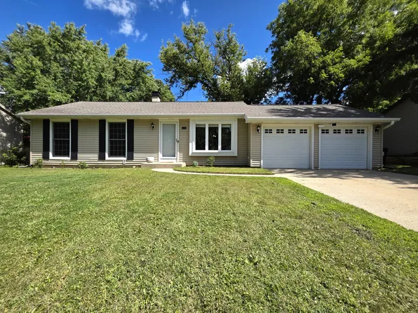 5206 W Dartmoor Dr, McHenry, IL 60050