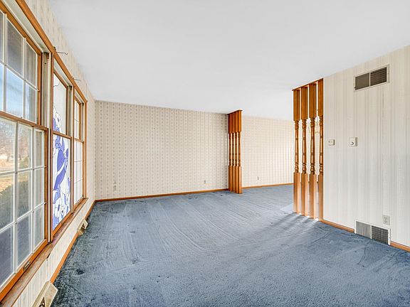 4th image of 8 Morningside Dr