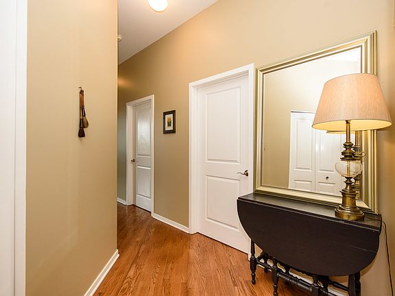 4th image of 2915 N Clybourn Ave Unit 301