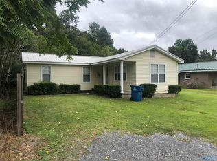 109 George St, Crossville, AL 35962