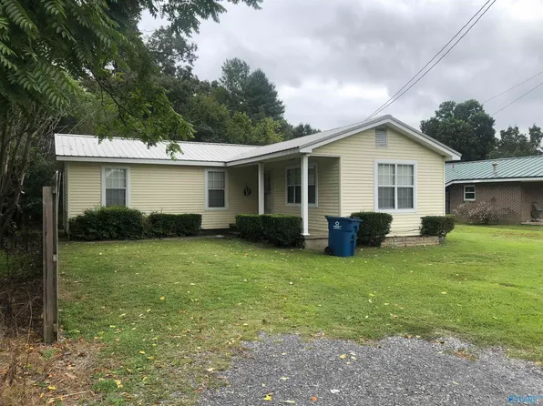 109 George St, Crossville, AL 35962