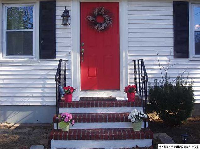 2nd image of 215 Wilson Avenue