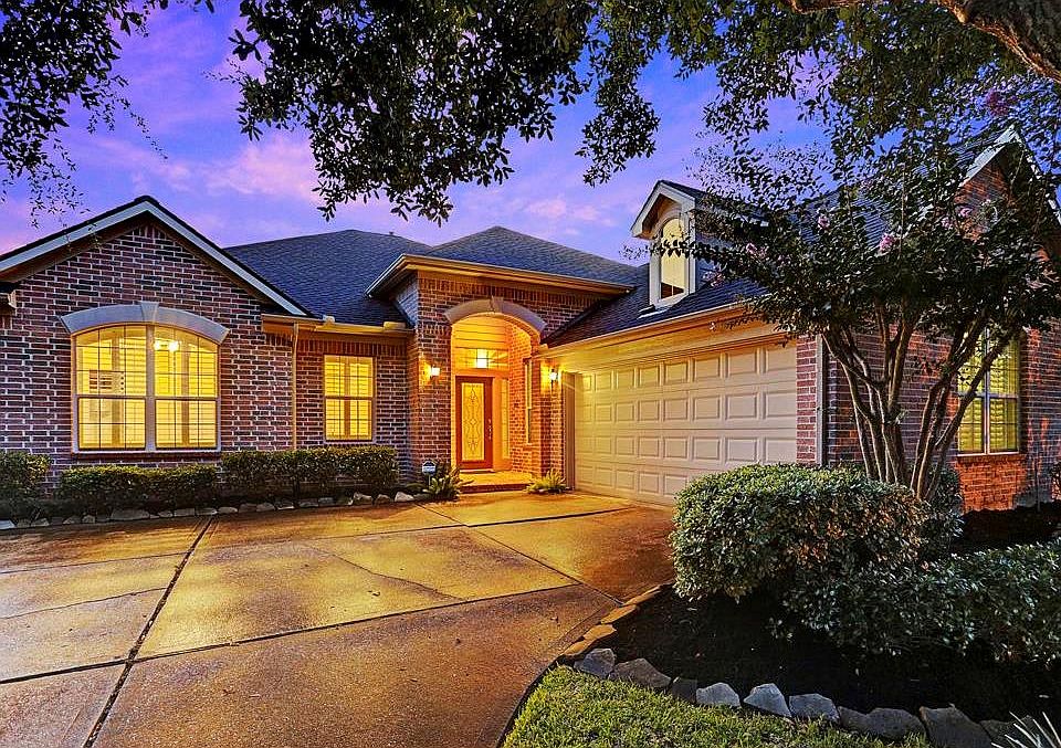 1st image of 1823 Shadow Lake Dr