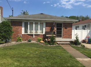 16 Kinghorn St, Staten Island, NY 10312
