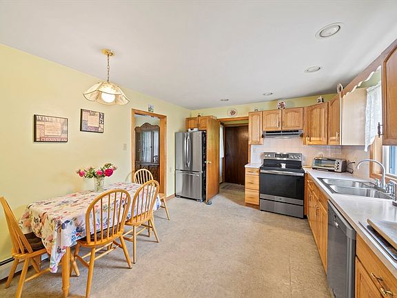 4th image of 25 Fairmount Ave