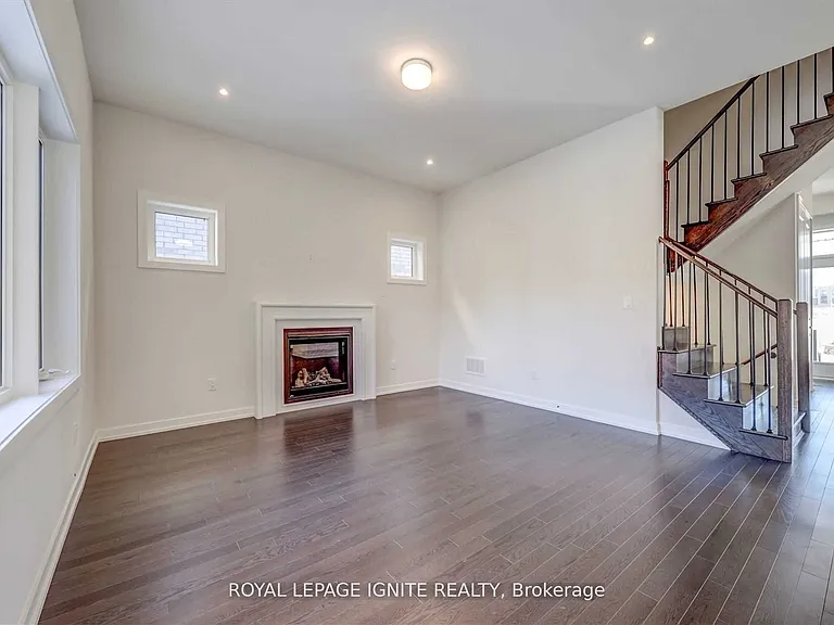 56 Rustle Woods Ave — Photo 15