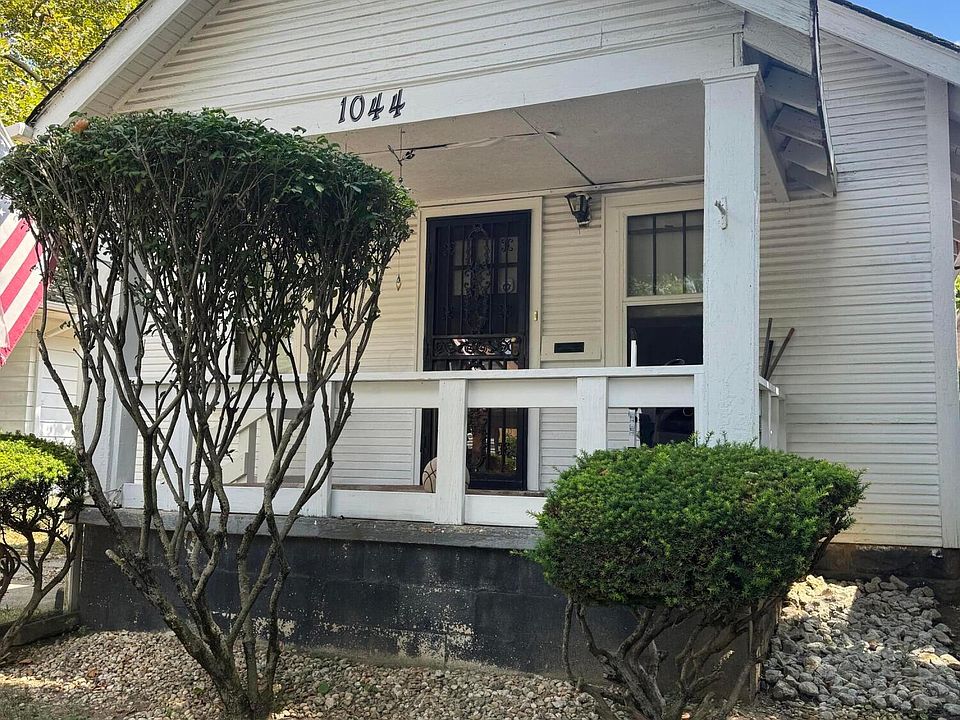 1st image of 1044 Seymour Ave