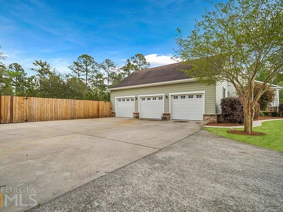 4th image of 252 Belmont Cir